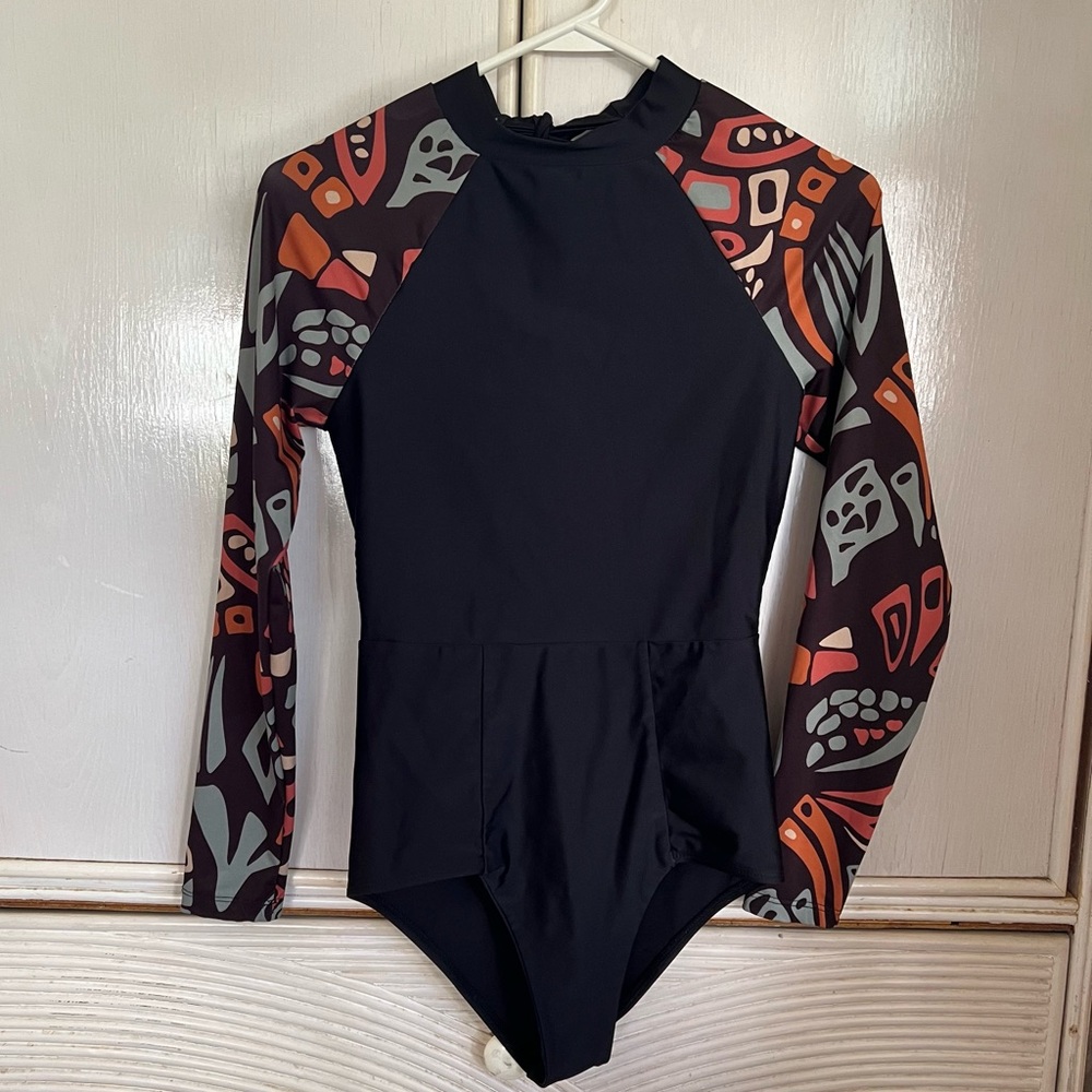 Seea long sleeve surf suit size M